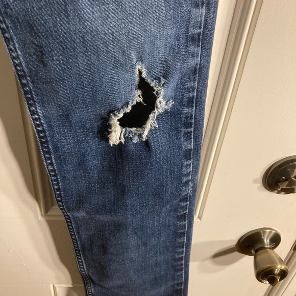 Hollister distressed jeans - Picture 6 of 14